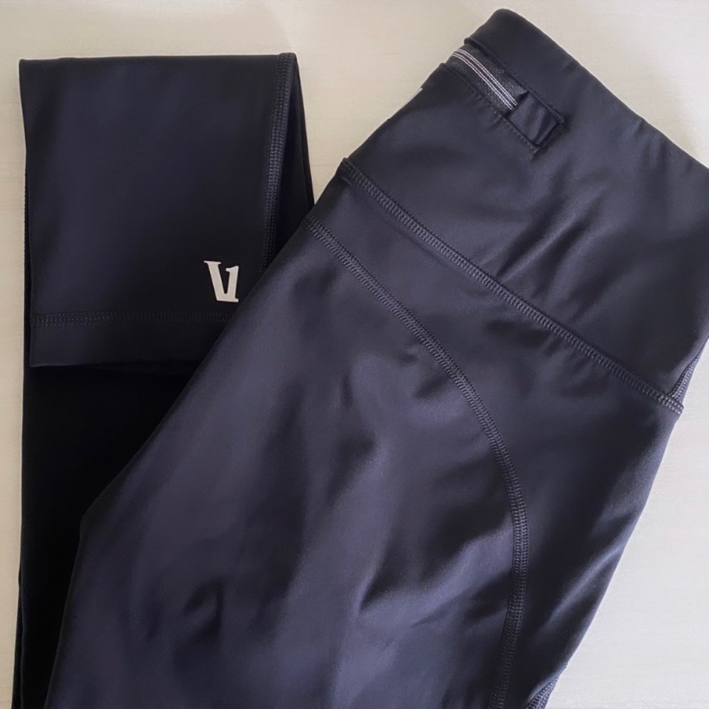Vuori pace high rise leggings 7/8, black, small, original
